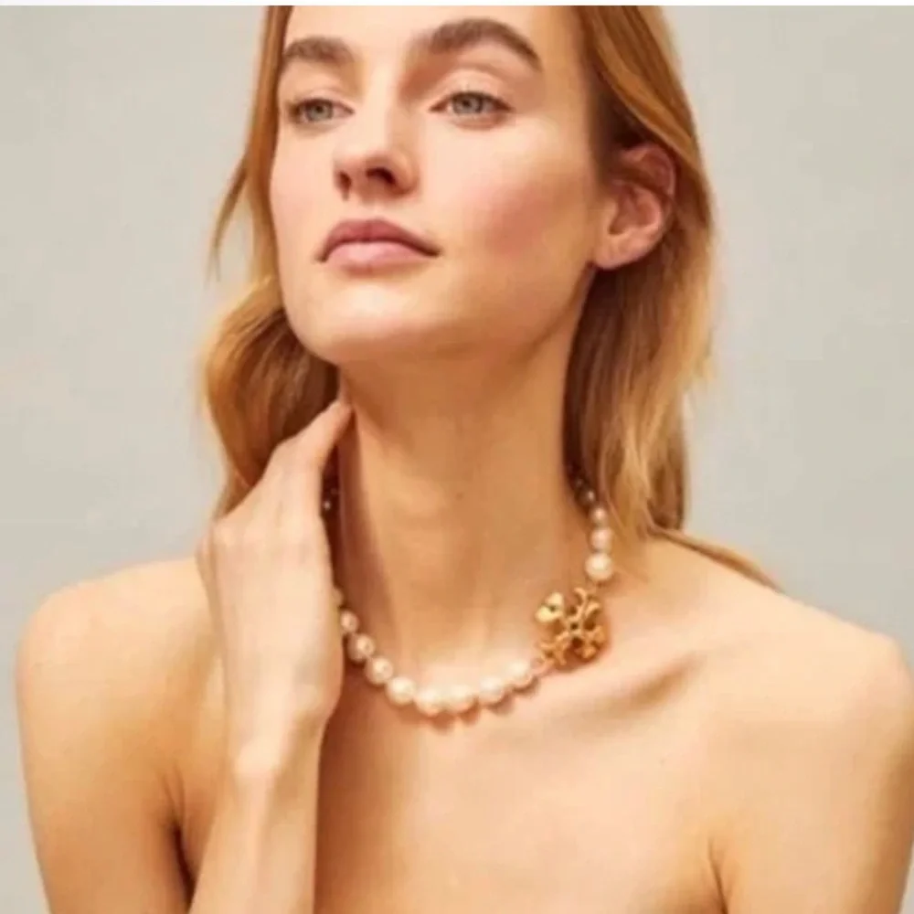 🎁 Tory Burch • Pearl and Gold Roxanne T Necklace NWT $228